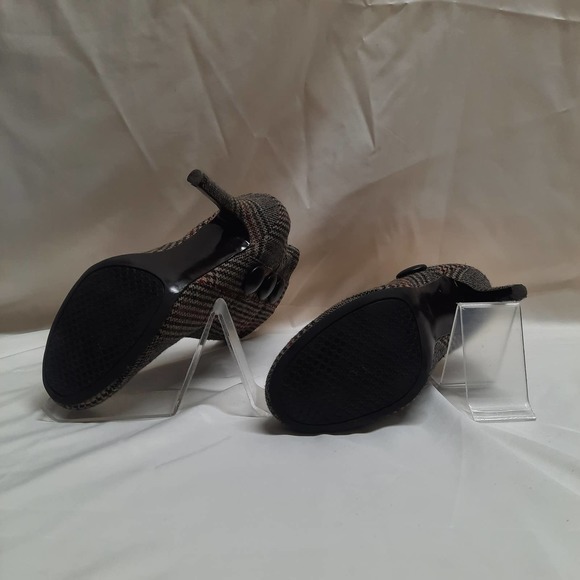 Diba Black Red and Beige Plaid Slim Heel Ankle Booties 7.5 - Picture 4 of 7